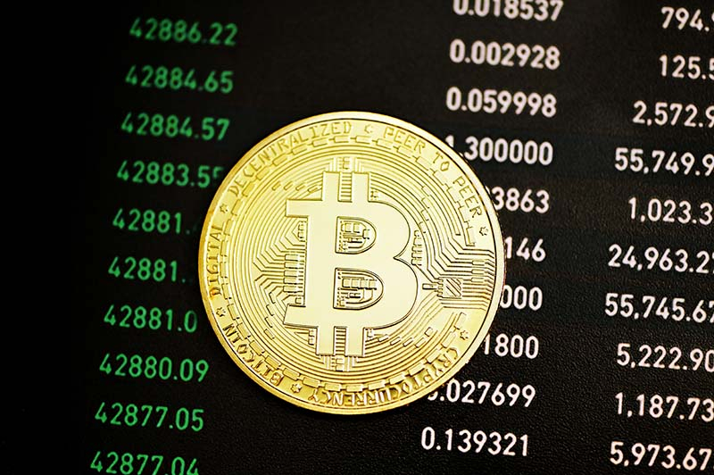 На Мосбирже стартовали первые в России торги фьючерсами на биткоин