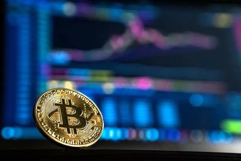 Биткоин теряет привлекательность и становится рискованным микроактивом из-за снижения волатильности