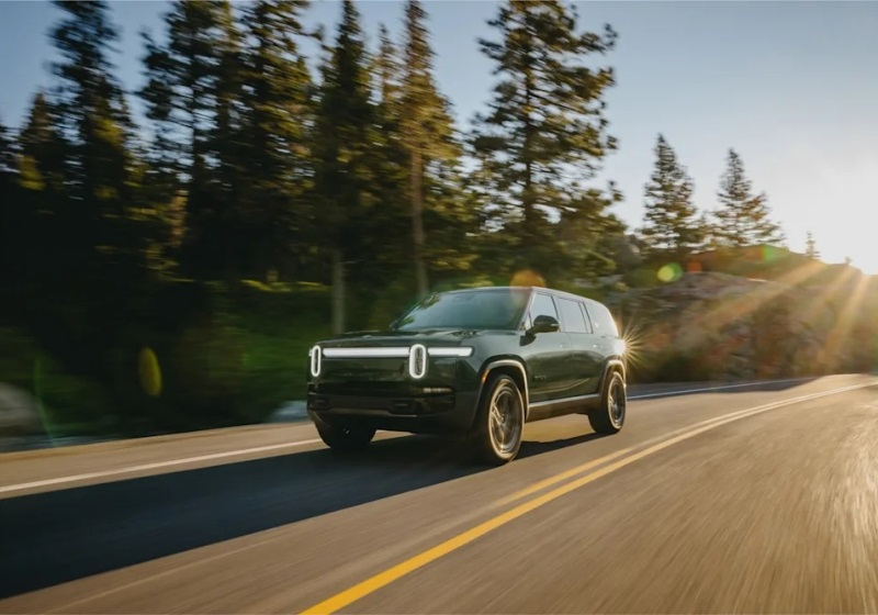    Rivian R1   蠗 $115 990