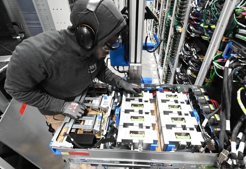 Для охлаждения чипов Nvidia Blackwell компания Amazon решила использовать жидкостные системы собственной разработки