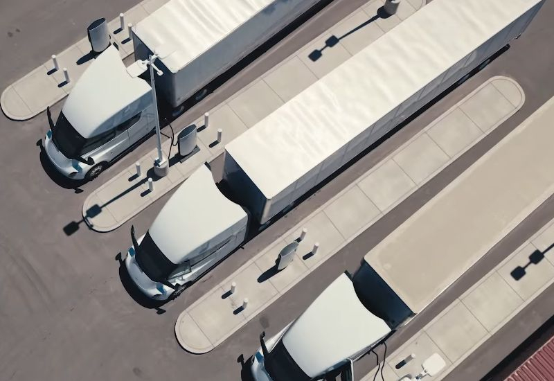 Новые тесты подтвердили высокую эффективность электрических грузовиков Tesla Semi