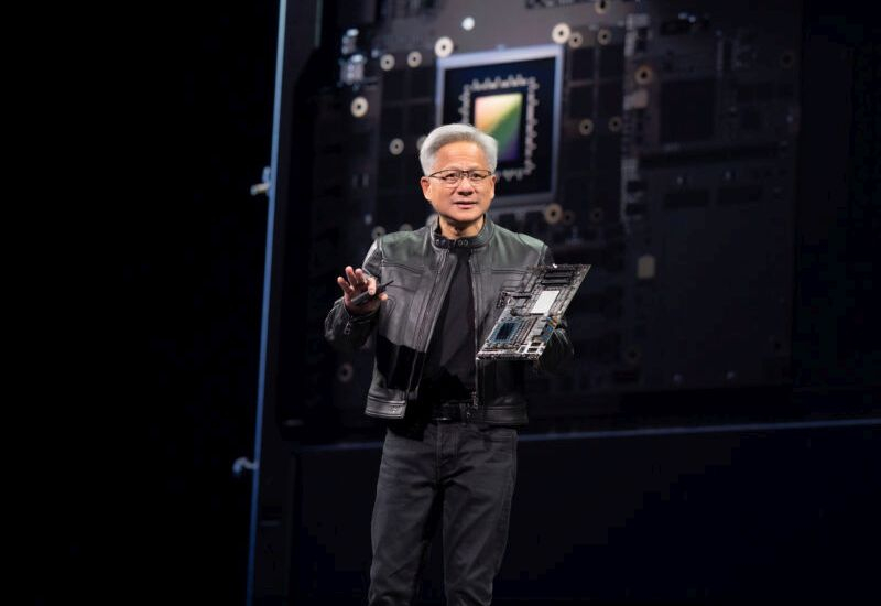 Глава Nvidia встретился с Дональдом Трампом перед визитом в Китай, капитализация компании превысила $4 трлн