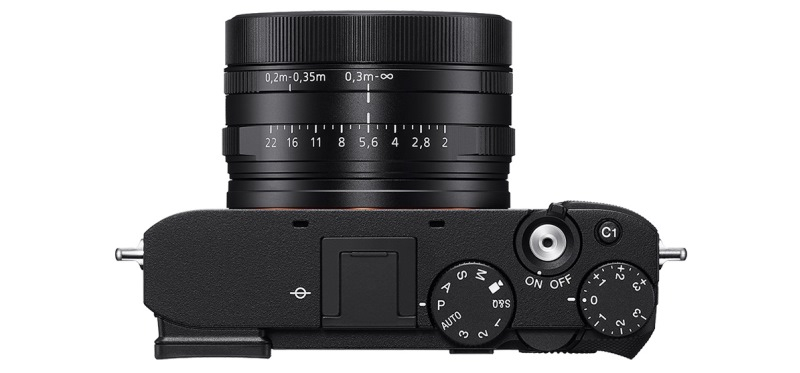 Sony представила компактную беззеркалку RX1R III с полнокадровым 61-Мп сенсором и несменным объективом за $5100