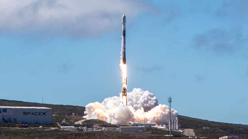 Для изучения полярных щелей Земли NASA запустило два космических зонда