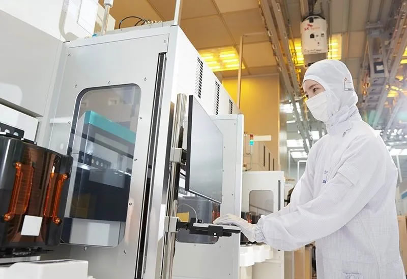 «Продажи HBM от Samsung достигли дна»: SK hynix стала крупнейшим производителем памяти в мире