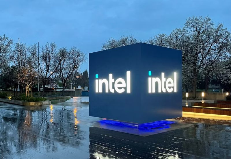 Intel готова продавать свои акции по дешёвке не только SoftBank