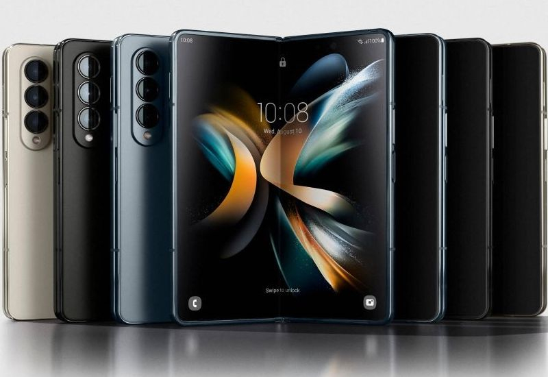Samsung:     Galaxy Z TriFold    