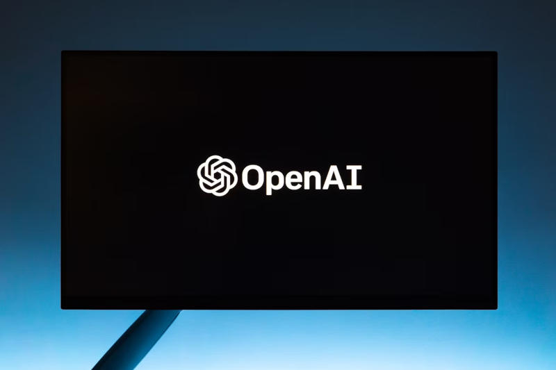 OpenAI представила две почти открытые модели для систем безопасности