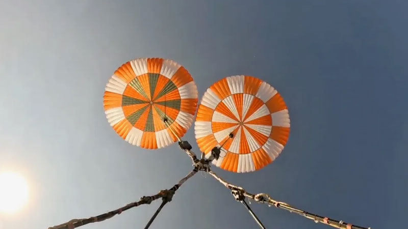 Индия стала ближе к запуску людей в космос — парашют корабля «Гаганьяан» прошёл испытания