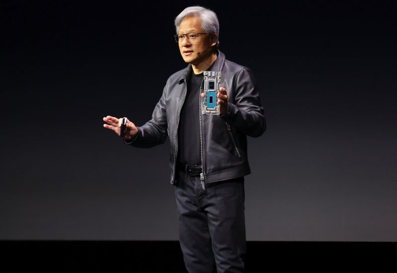 Мы не Enron: Хуанг сделал странное заявление после нападок на Nvidia из-за раздувающегося ИИ-пузыря