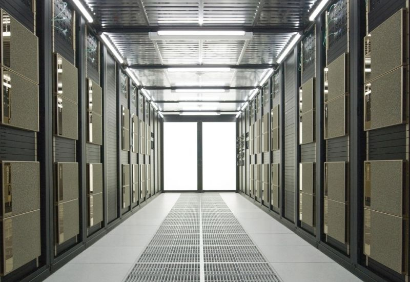 Китайские разработчики отправляют ИИ учиться за границу — там есть санкционные ускорители Nvidia