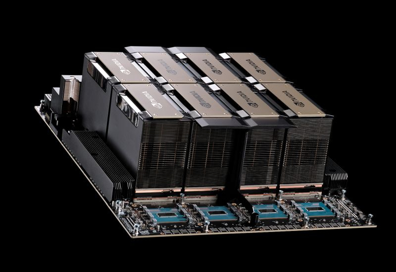 Глава Nvidia прилагает усилия к организации поставок ускорителей H200 в Китай, но не уверен, что они будут там приняты