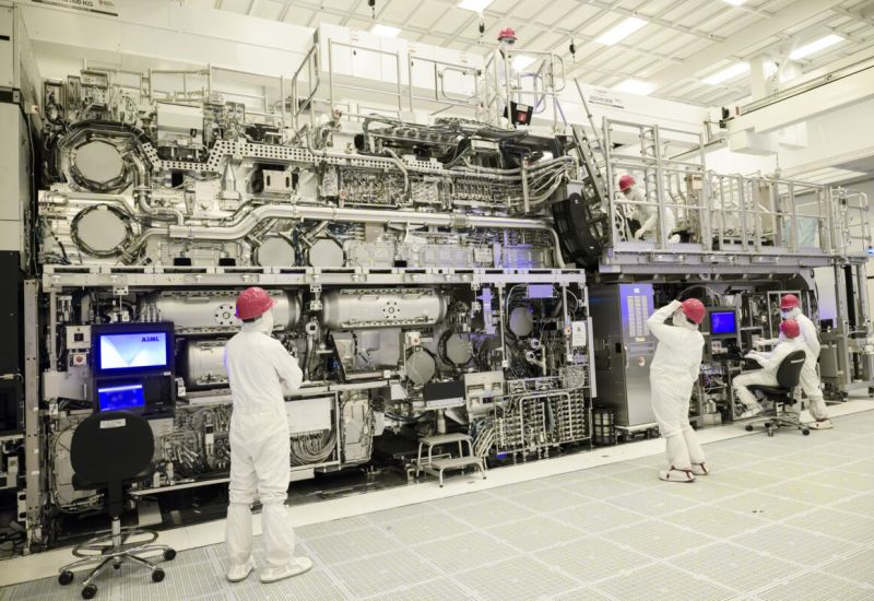 Intel&nbsp; ������� �������� ��������� ������ ASML, ������� �������� ������� ��������� ���������������