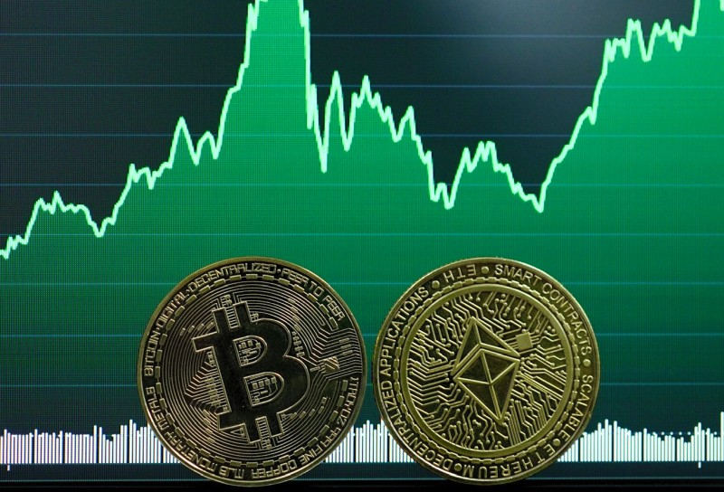 Трамп&nbsp; снова уронил биткоин — анонс новых пошлин для Европы снизил курс до $92 тысяч