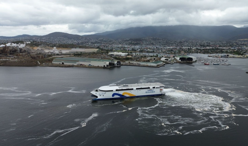 Крупнейшее в мире полностью электрическое судно начало ходовые испытания