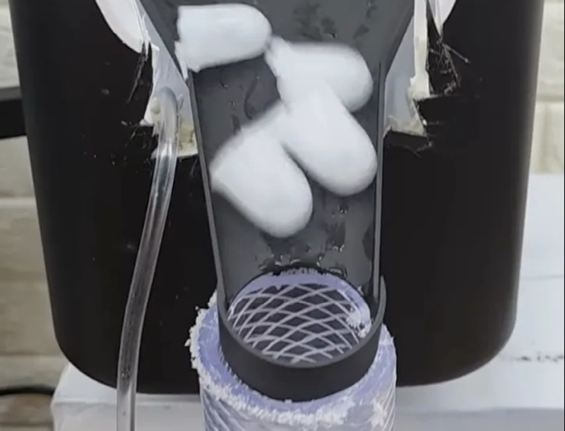 Энтузиаст&nbsp; приспособил льдогенератор для охлаждения процессора — и добился 40 °C под нагрузкой