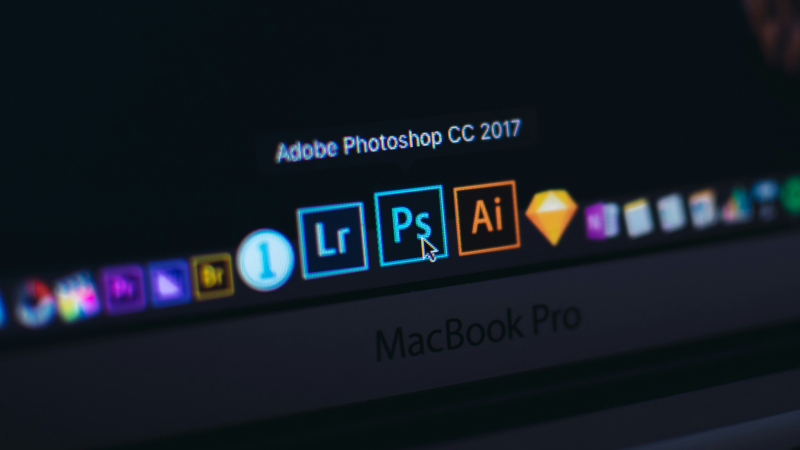 Империя Adobe рушится: конкуренты нашли у продуктов компании слабое место и это  цены
