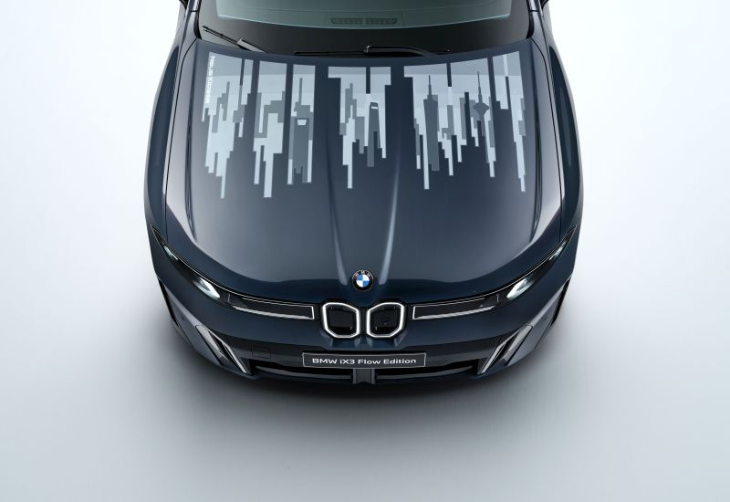 BMW iX3 Flow Edition показала капот, который меняет окраску при помощи технологии электронных чернил
