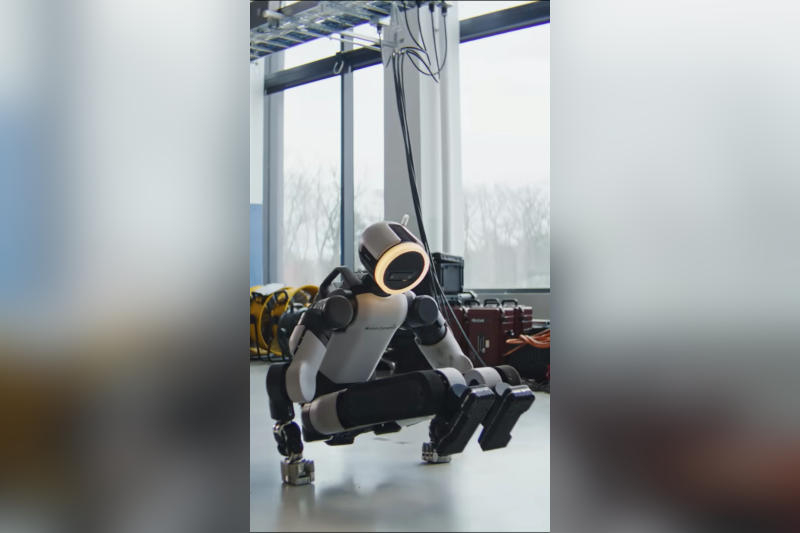 Видео: серийная версия робота Atlas от Boston Dynamics выполнила «уголок в упоре» Источник: 3DNews