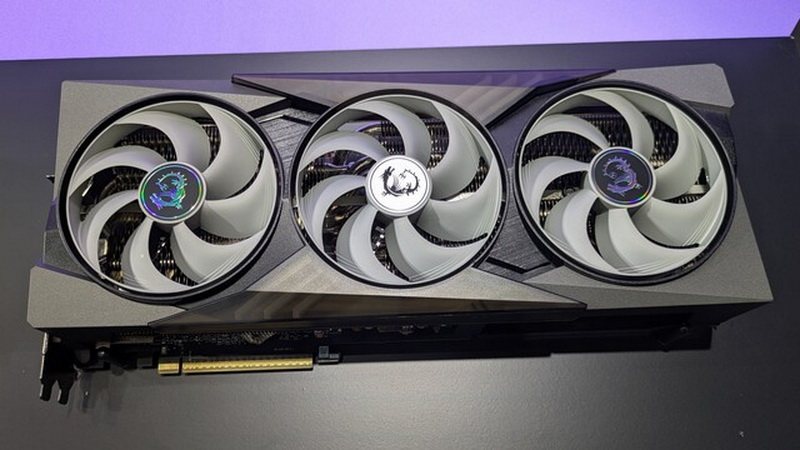 MSI показала кулер с алмазами и металлическими вентиляторами для видеокарт нового поколения