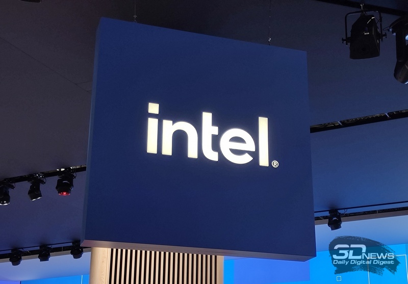 Акции Intel выросли на 10 % на фоне публикации Трампа о сделке по производству чипов для Apple