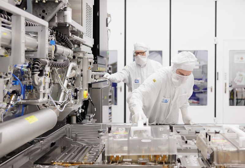 Panther Lake теперь выпускают по-разному: Intel начала применять High-NA EUV для части процессоров