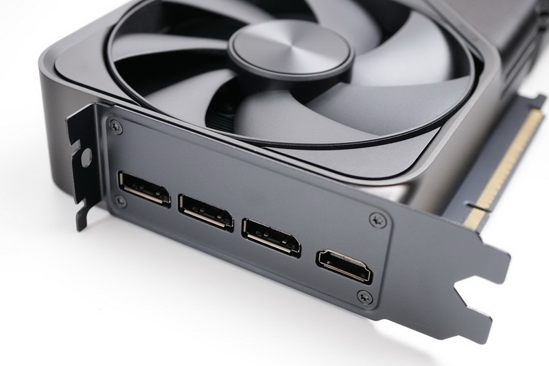 MSI, Gigabyte и Asus повысили цены на видеокарты RTX 5000 на 3–50 %