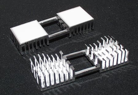  Радиаторы на чипы памяти видеокарты 
