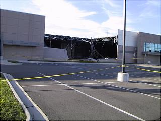  Компьютерные центры компании в штате Виржиния, пострадавшие от урагана Иван 