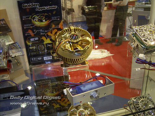 Titan Golden Apple Cooler