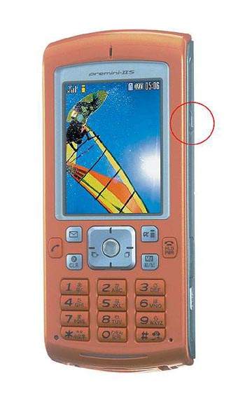 Телефон Sony Ericsson с «кукурузной» кнопкой