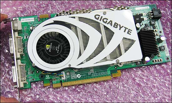 GIGABYTE GeForce 7800GTX