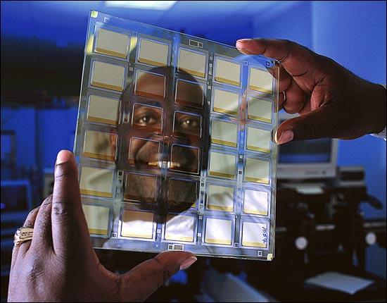 OLED (Organic Light Emitting Diode)