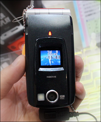 WIRELESS JAPAN 2005: NEC N901iS