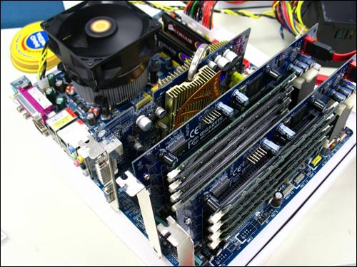 GIGABYTE i-RAM GC-RAMDISK