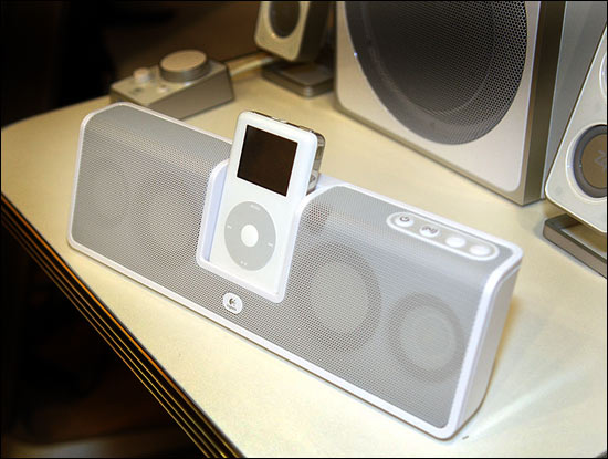 Logitech mm50 Portable Speaker
